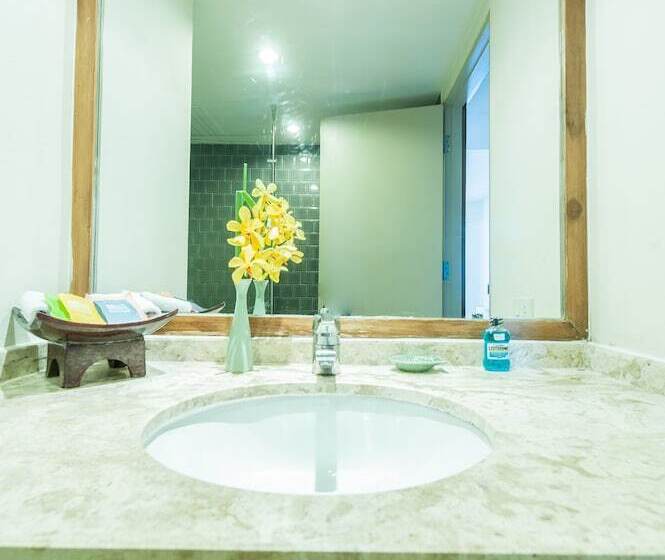 デラックスルーム, The Seasons Pattaya   Sha Plus Certified