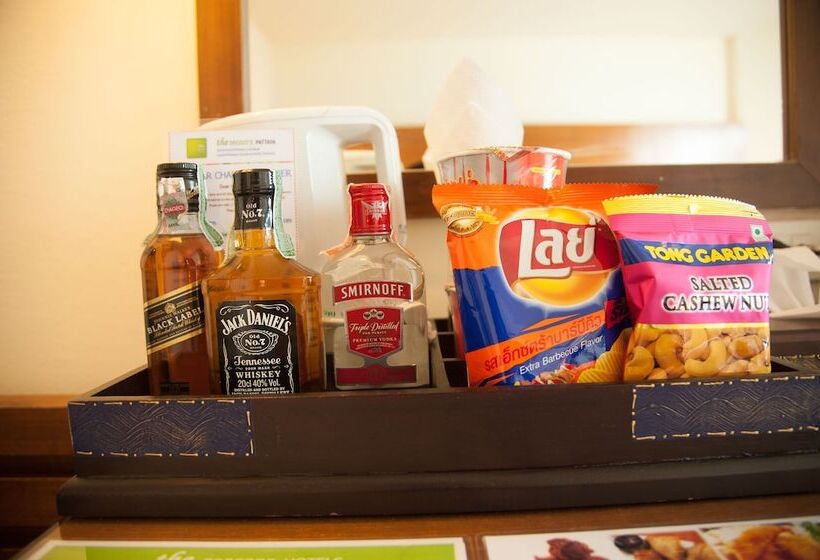 スイート, The Seasons Pattaya   Sha Plus Certified