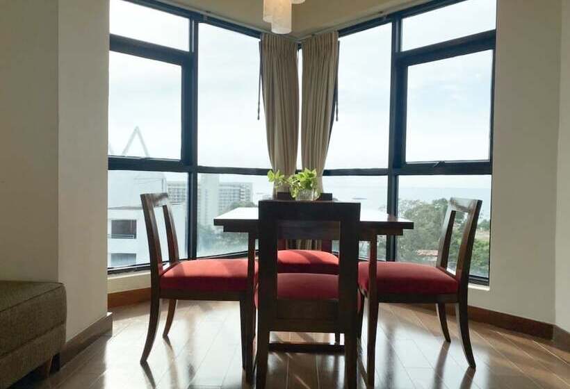 スイート, The Seasons Pattaya   Sha Plus Certified