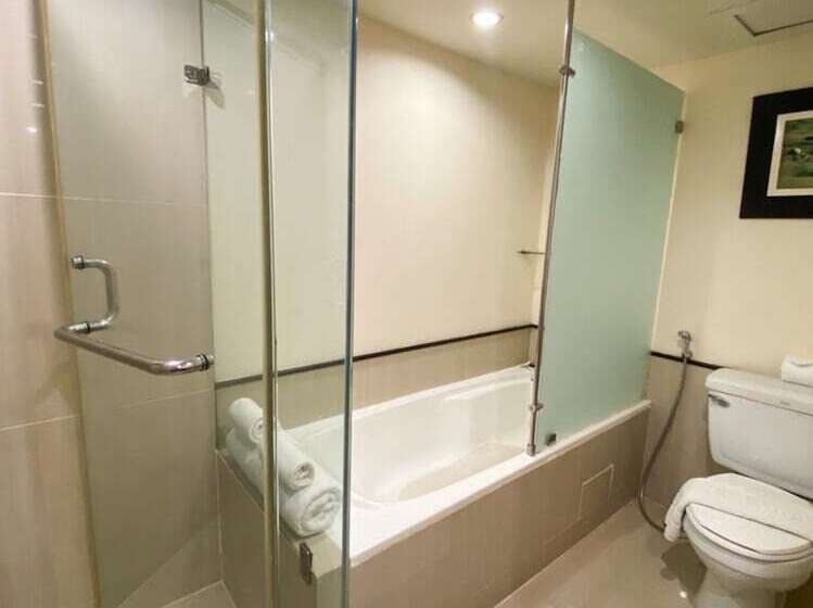 スイート, The Seasons Pattaya   Sha Plus Certified