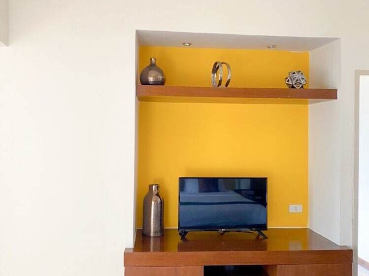 スイート, The Seasons Pattaya   Sha Plus Certified