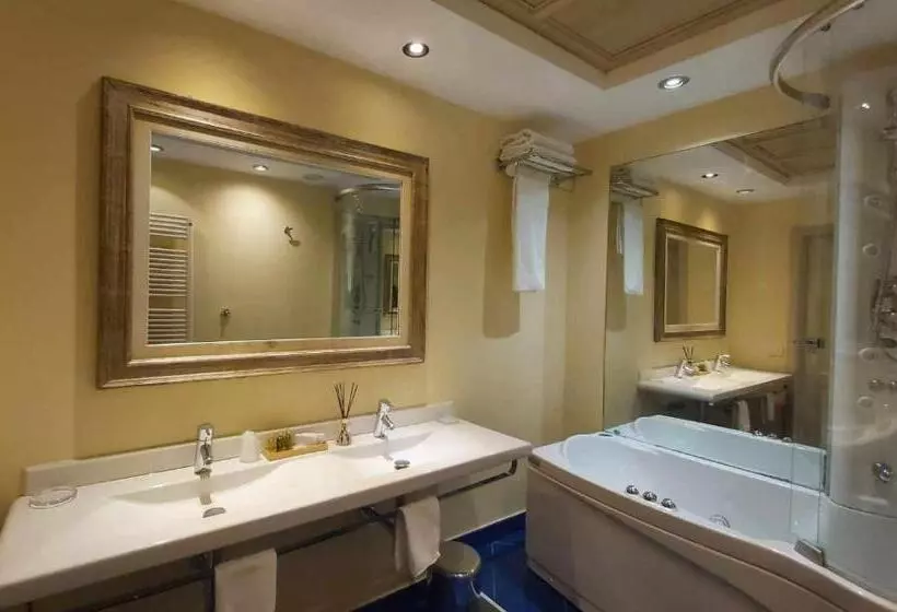 سوییت سوپریور, Tornabuoni La Petite Suite