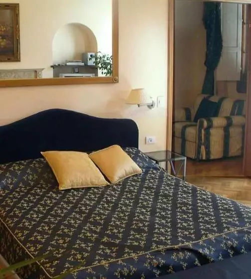 سوییت سوپریور, Tornabuoni La Petite Suite