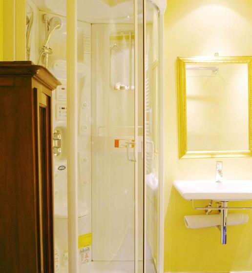 اتاق اکونومی, Tornabuoni La Petite Suite