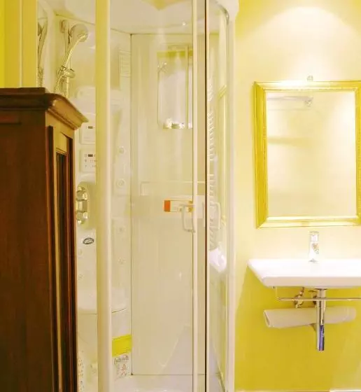 اتاق اکونومی, Tornabuoni La Petite Suite