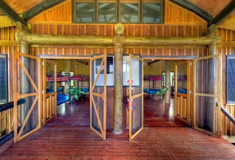 공동 객실, Uprising Beach Resort