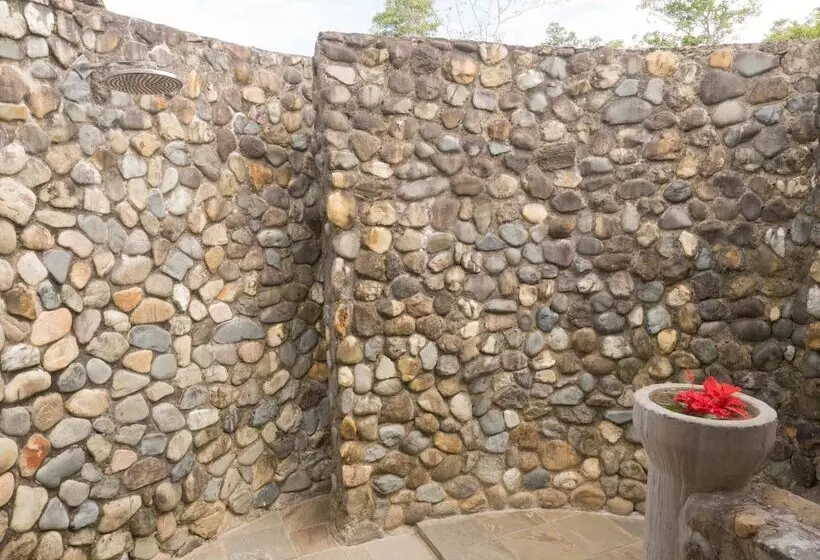 ویلای لوکس 1 خوابه, Uprising Beach Resort