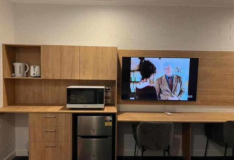 高级大房间, Katherine Motel