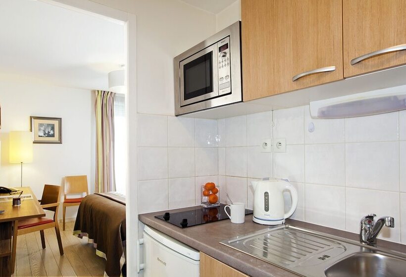 Студия Стандарт, Residhome Bures La Guyonnerie