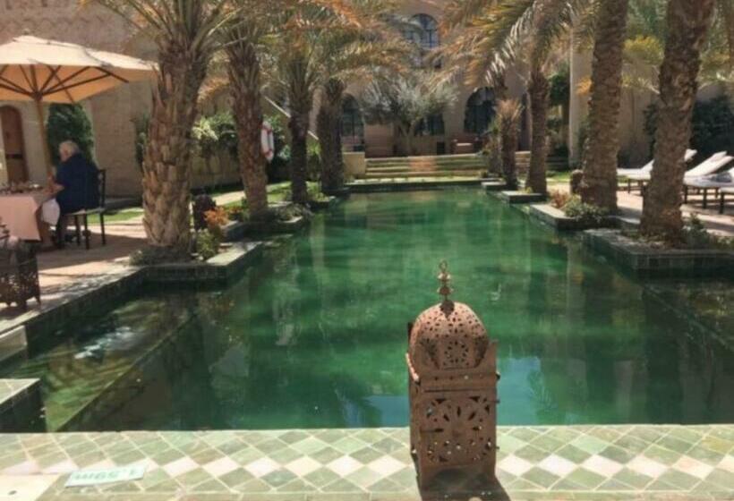 מיטת קינג בסוויטה, Dar Tozeur