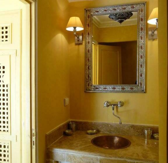 מיטת קינג בסוויטה, Dar Tozeur