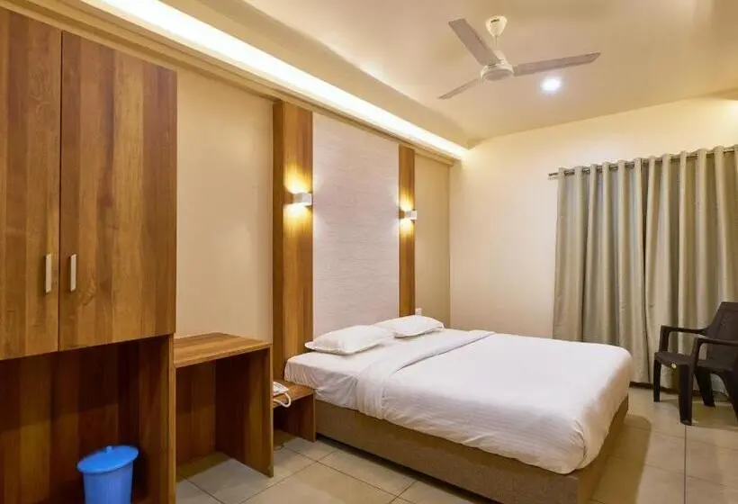 Deluxe Studio, Kiyara