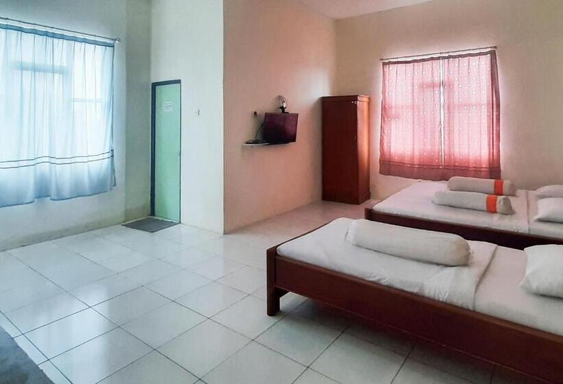 Familjerum, Reddoorz Syariah At Penginapan Sederhana Palembang