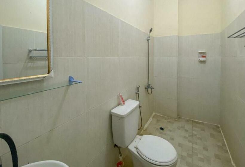 Номер Стандарт, Reddoorz Near Universitas Merdeka Malang 2