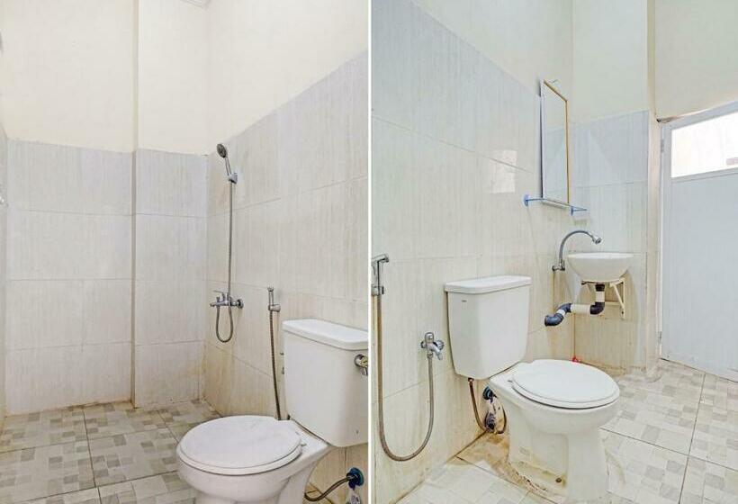 Номер Стандарт, Reddoorz Near Universitas Merdeka Malang 2