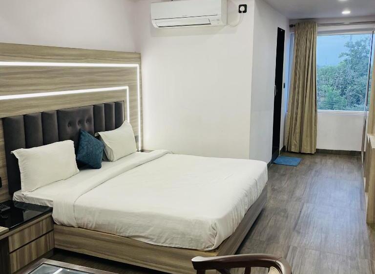 חדר דלוקס, Vijay Shree