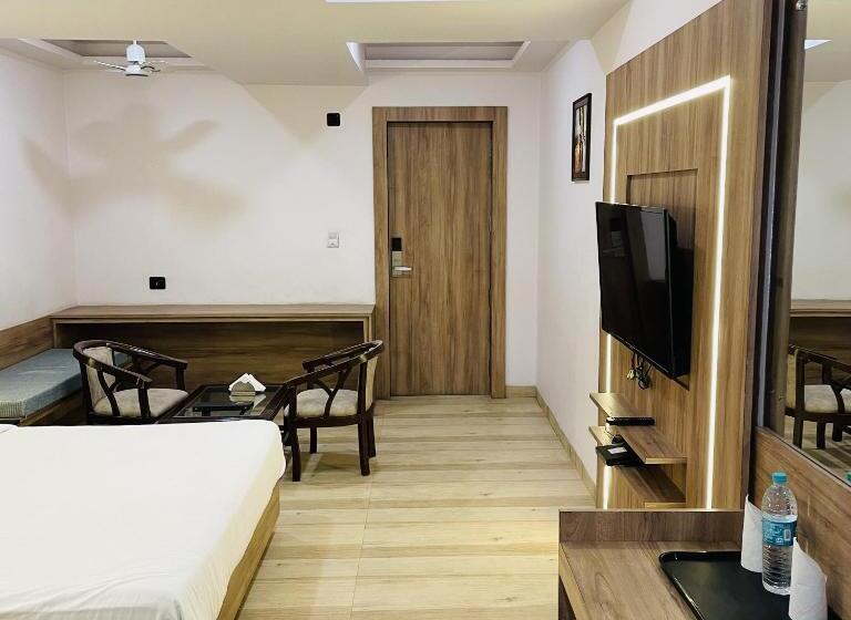 חדר דלוקס, Vijay Shree