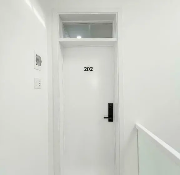 اتاق لوکس با تخت بزرگ, The Myst No47 House Buon Ma Thuot