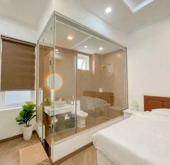 اتاق لوکس با تخت بزرگ, The Myst No47 House Buon Ma Thuot
