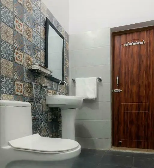 Chambre Deluxe, Sethi Legacy