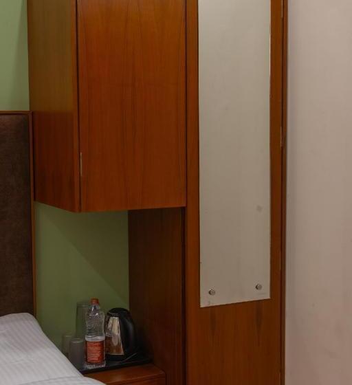 חדר סטנדרט, Sethi Legacy