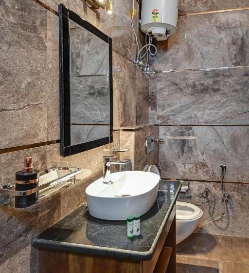 סוויטה אקזקיוטיב, Sethi Legacy