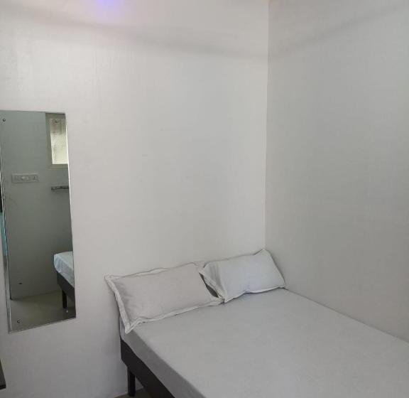 Standardrum Delat Badrum, Majestic Inn