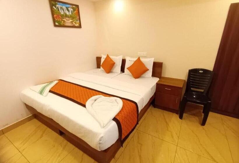 Deluxe Rum, Majestic Inn