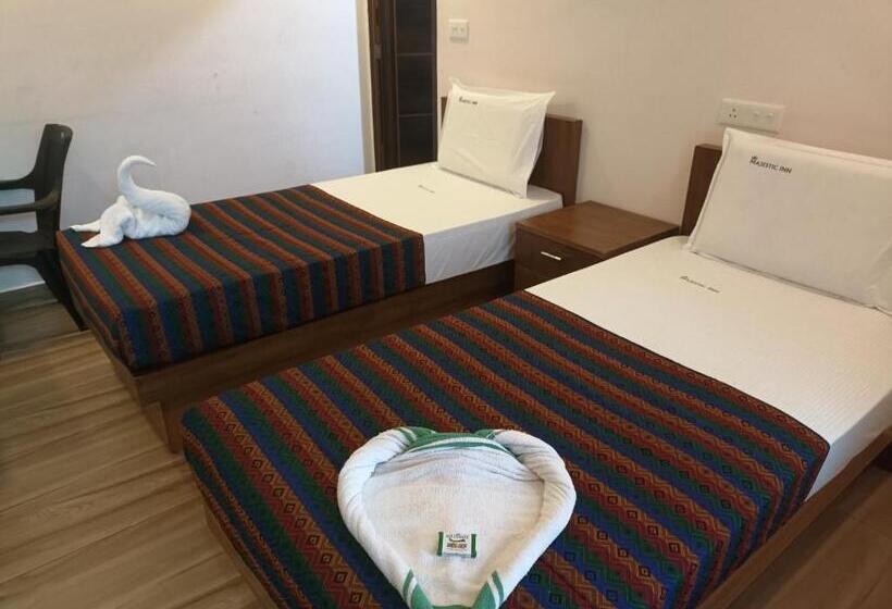 Standardrum, Majestic Inn