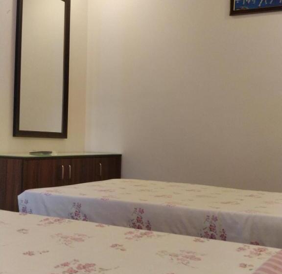 Standardrum, Majestic Inn