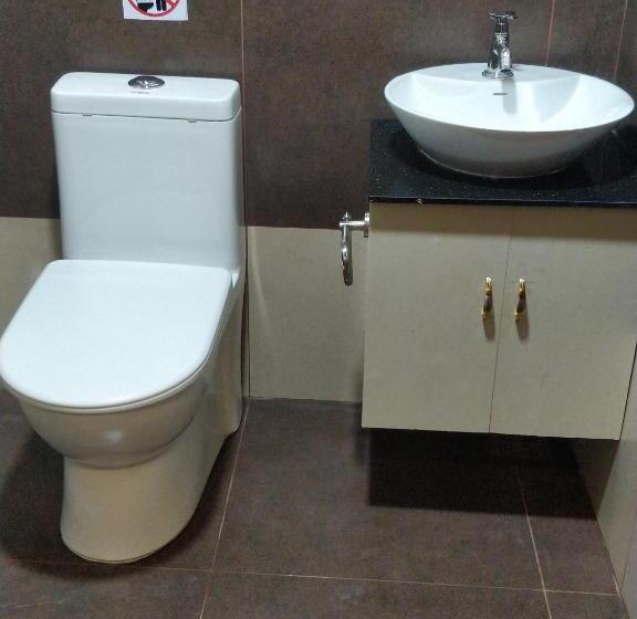 Standardrum, Majestic Inn