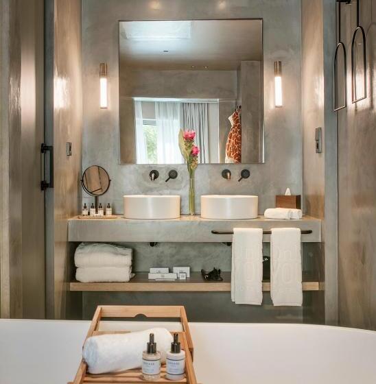 سوییت جونیور, Only You Hotel Málaga