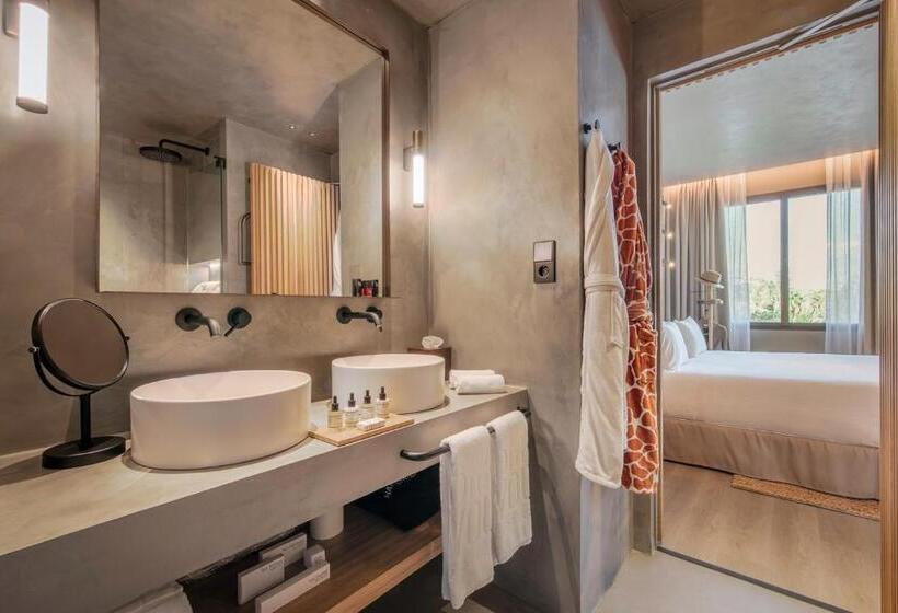 سوئیت جونیور با تراس, Only You Hotel Málaga