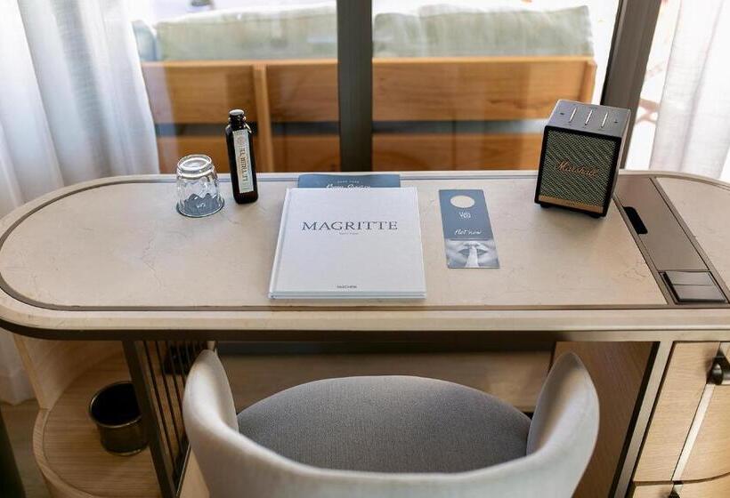 سوئیت جونیور با تراس, Only You Hotel Málaga