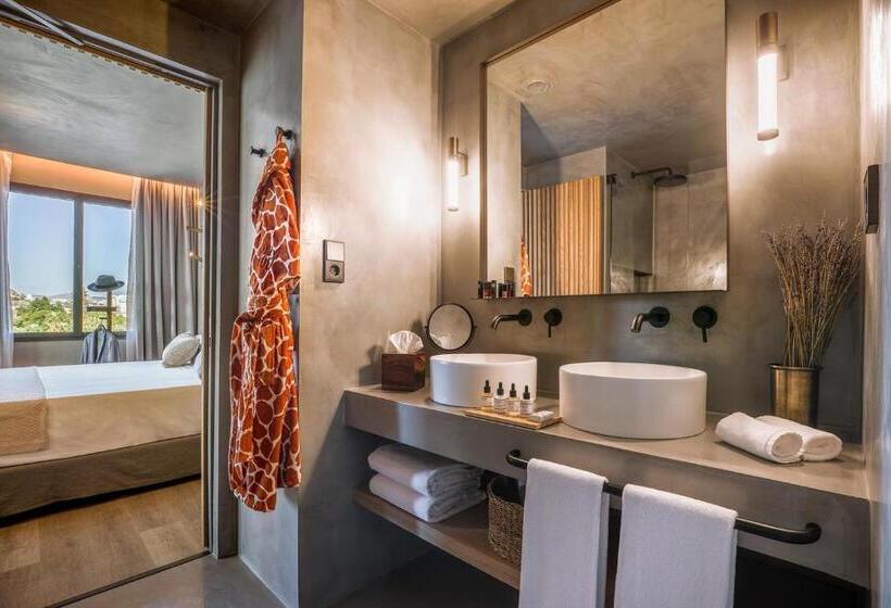 سوئیت جونیور با تراس, Only You Hotel Málaga