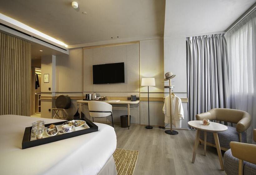 Habitación Deluxe, Only You Hotel Málaga