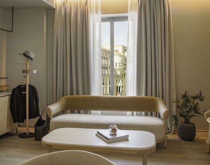 سوییت جونیور, Only You Hotel Málaga