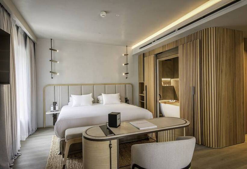 سوییت جونیور, Only You Hotel Málaga