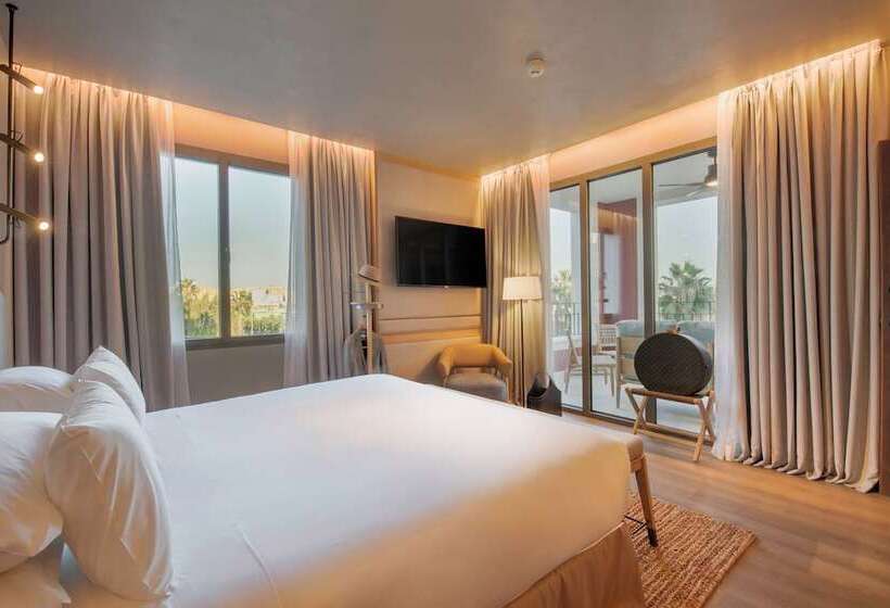 سوییت جونیور, Only You Hotel Málaga