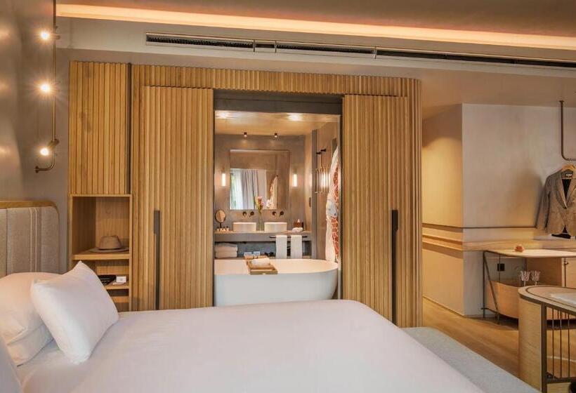 سوییت جونیور, Only You Hotel Málaga