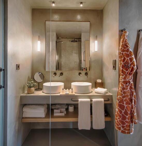 سوئیت جونیور با تراس, Only You Hotel Málaga