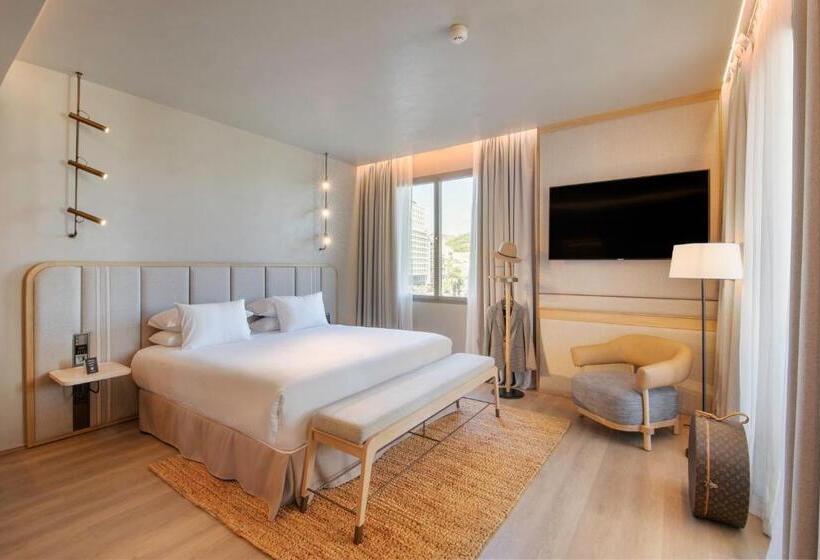 سوئیت جونیور با تراس, Only You Hotel Málaga