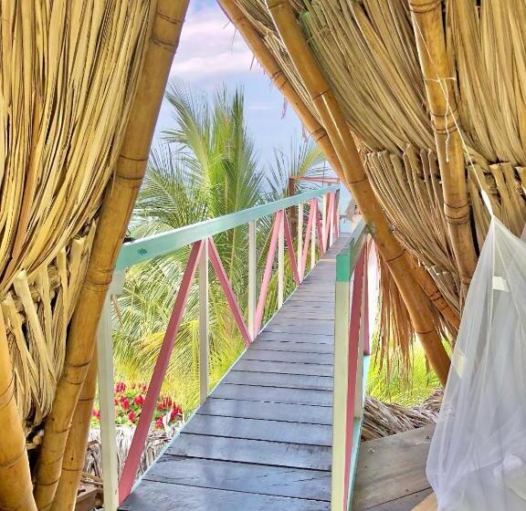 تختخواب در اتاق مشترک, Puerto Alto