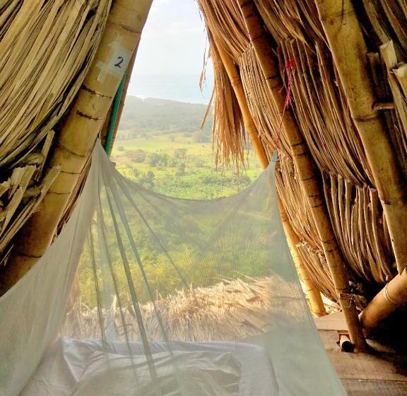 تختخواب در اتاق مشترک, Puerto Alto