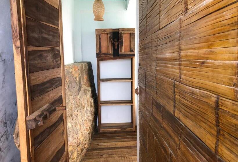 اتاق لوکس, Puerto Alto