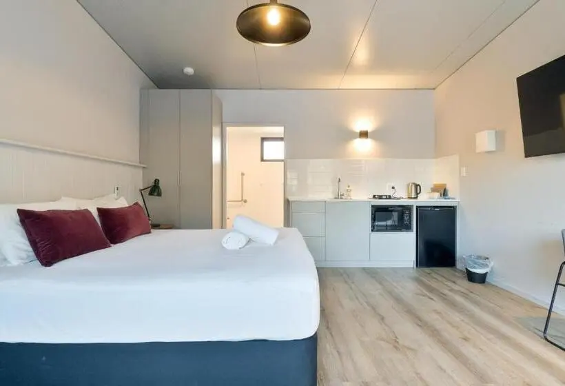 スタンダードスタジオ, Victoria Hotel Toodyay