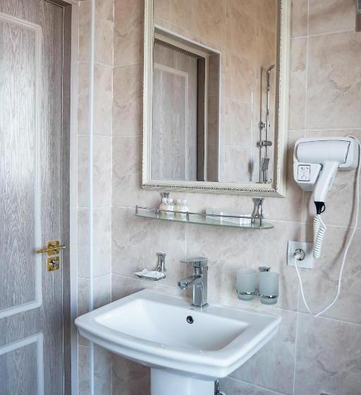 اتاق لوکس, Level