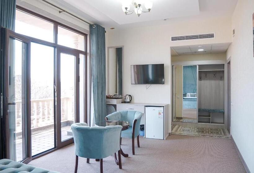 اتاق لوکس, Level