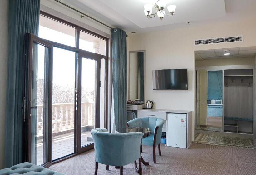 اتاق لوکس, Level