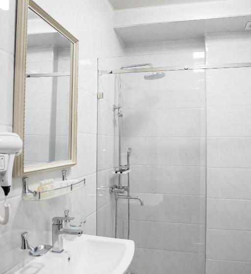 اتاق استاندارد, Level